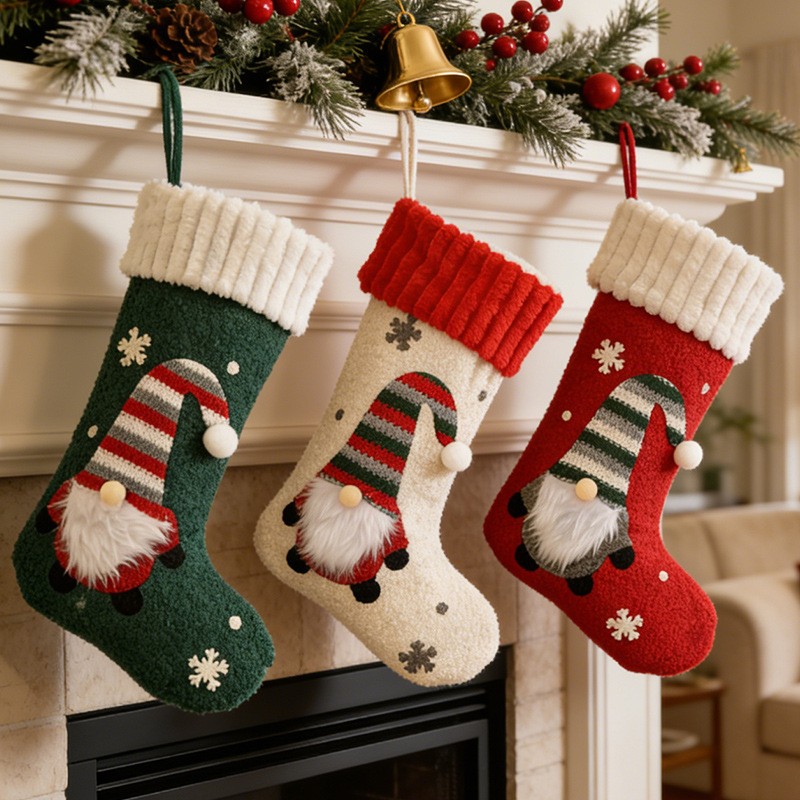 Christmas Stocking Hanging - Meia de Natal com um velho